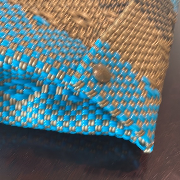 Woven clutch - Picture 9 of 9